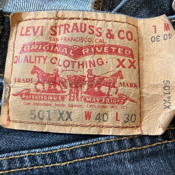 VTG, 90s Levi’s 501 XX Size W40x30L Relaxed Blue Denim Jeans with Classic Fit - Picture 1 of 12